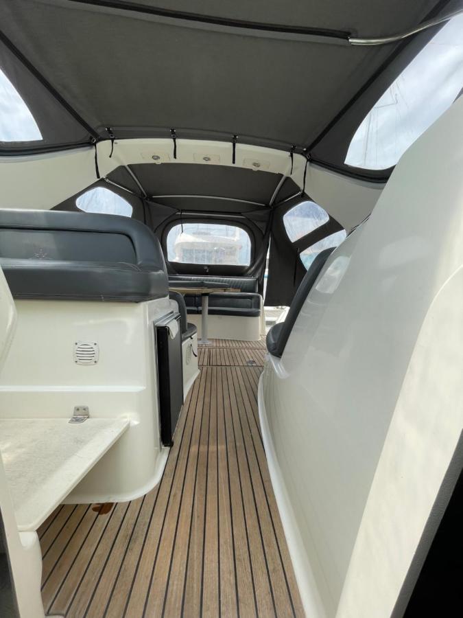 Une Nuit Sur Un Bateau Linge & Menage Inclus La Rochelle  Exterior photo